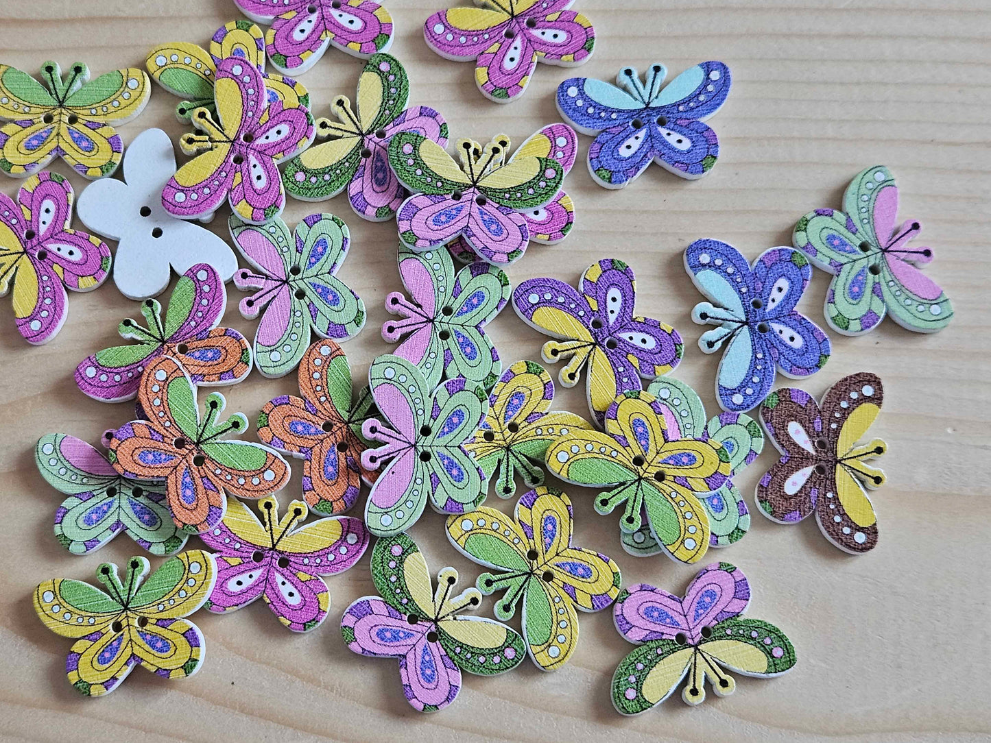 SWALLOWTAIL BUTTERFLY / 20*25mm / Wooden Buttons / Sewing Buttons