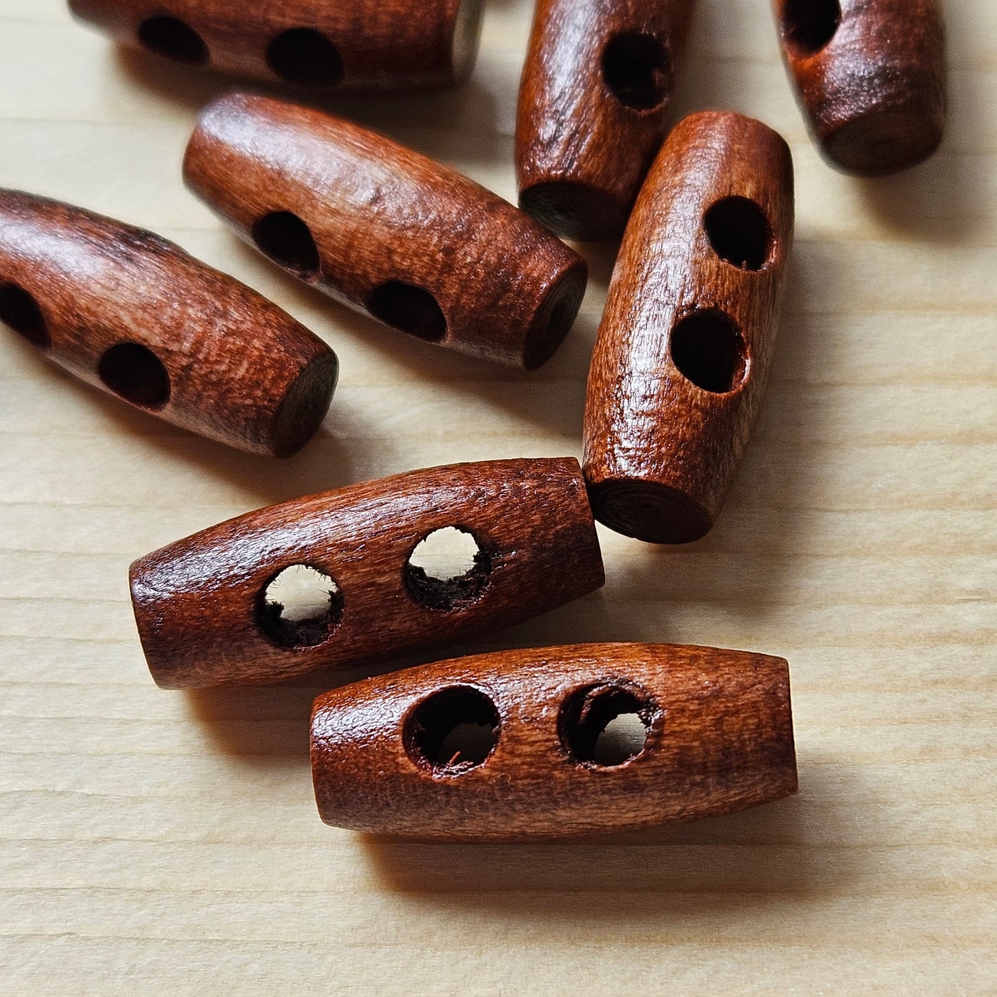 WOODEN TOGGLE MAROON BROWN / 20mm - 8 buttons / Wooden Toggle Buttons / Sewing Buttons