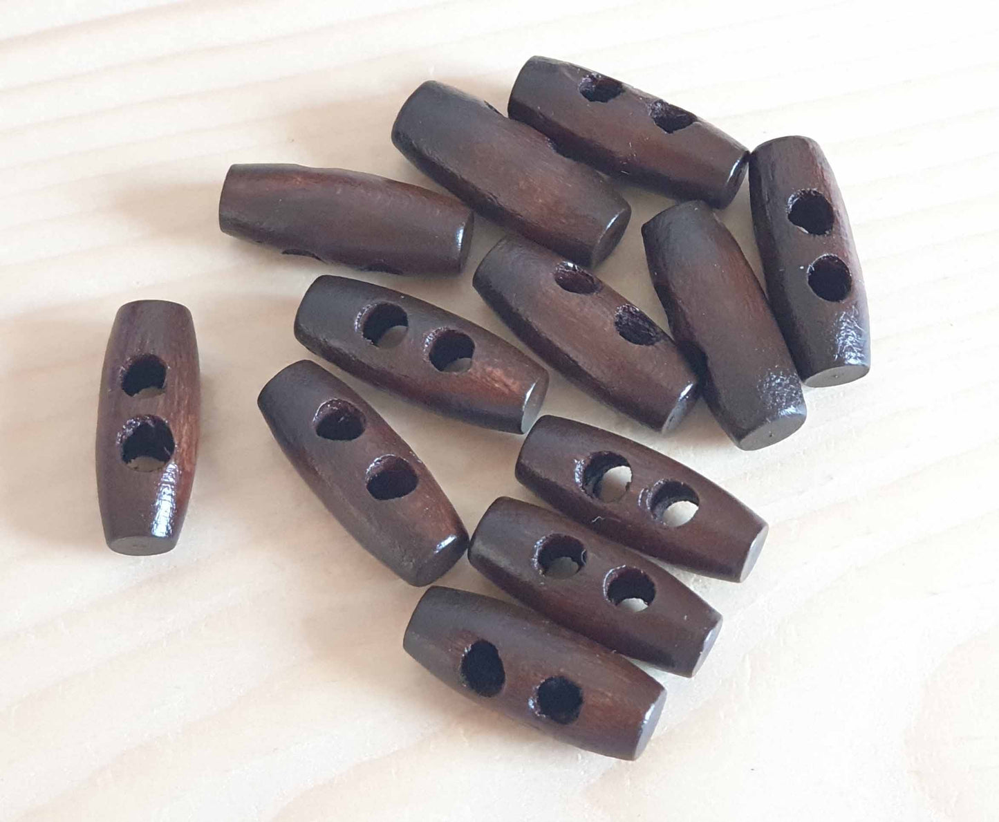 WOODEN TOGGLE DARK BROWN / 20mm / Set of 8 buttons / Wooden Toggle Buttons / Sewing Buttons