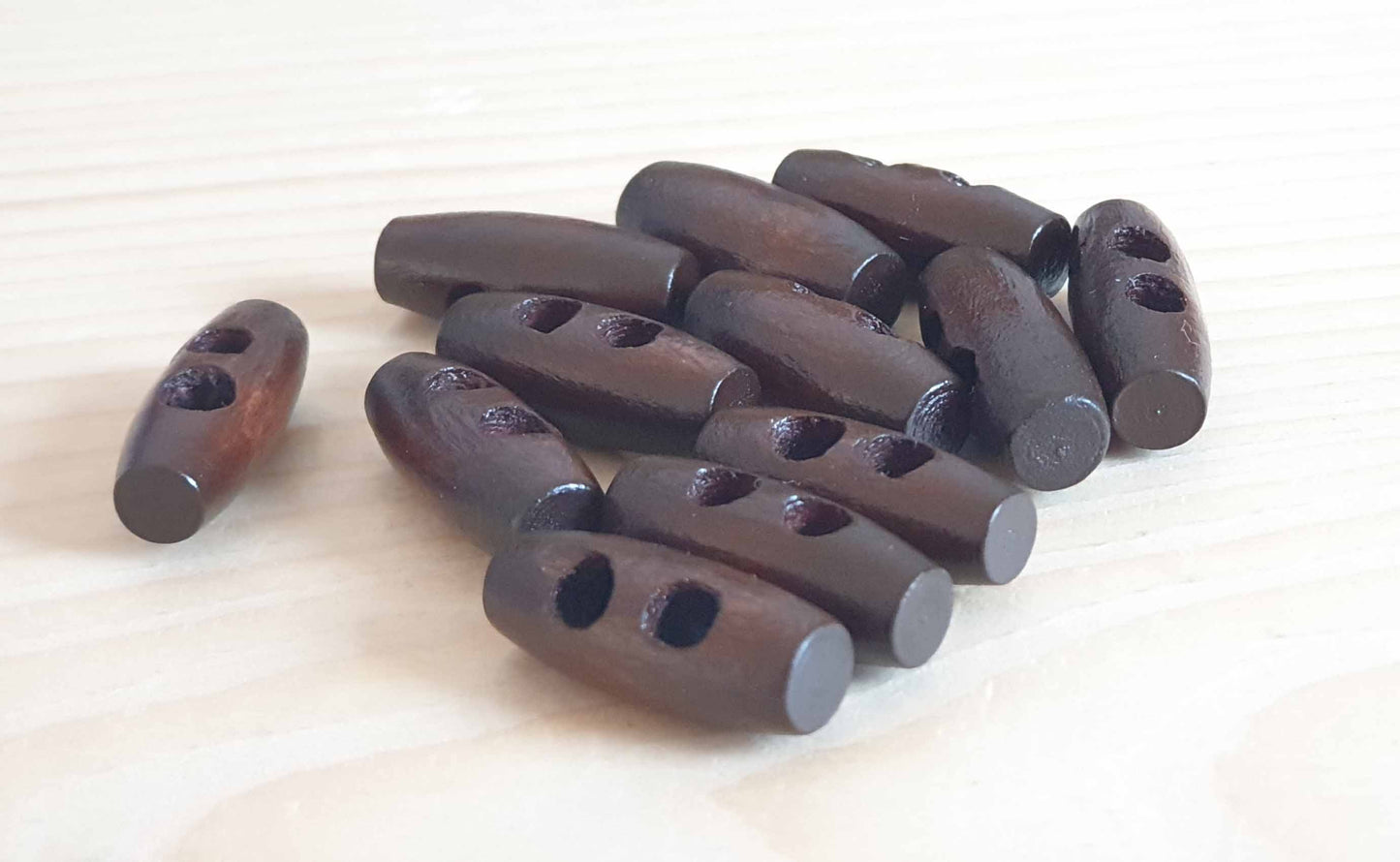 WOODEN TOGGLE DARK BROWN / 20mm / Set of 8 buttons / Wooden Toggle Buttons / Sewing Buttons