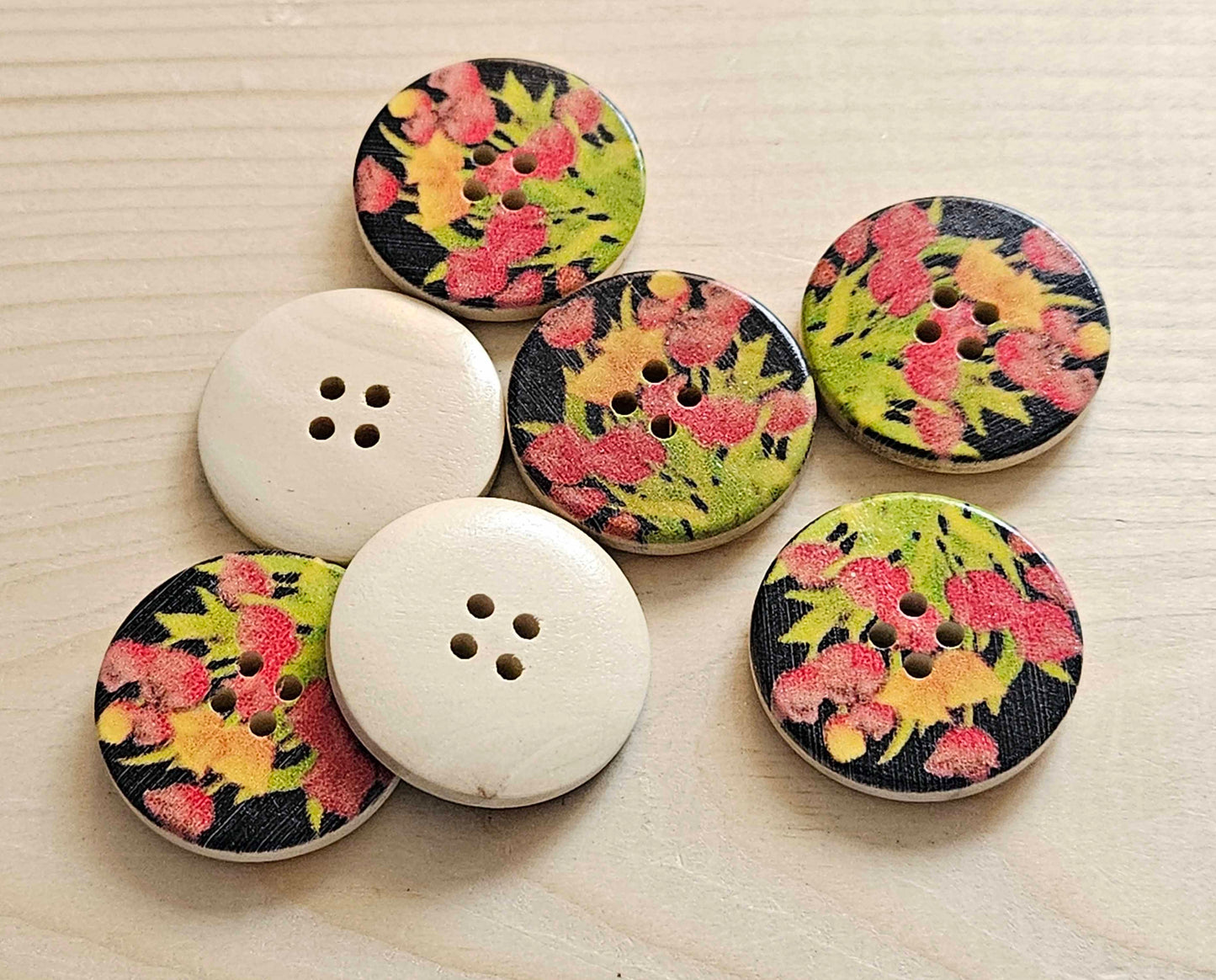 TULIP GARDEN / 30mm / Wooden Buttons / Sewing Buttons