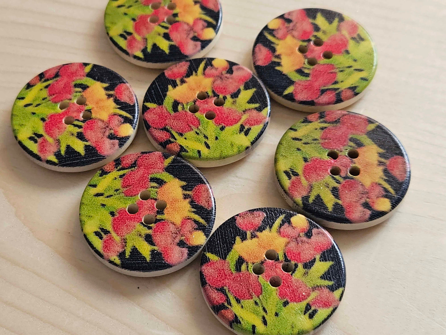 TULIP GARDEN / 30mm / Wooden Buttons / Sewing Buttons