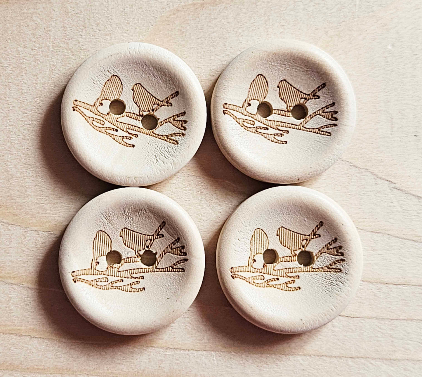 TWIN BIRDS / 20mm / Unvarnished Wooden Buttons / Sewing Buttons