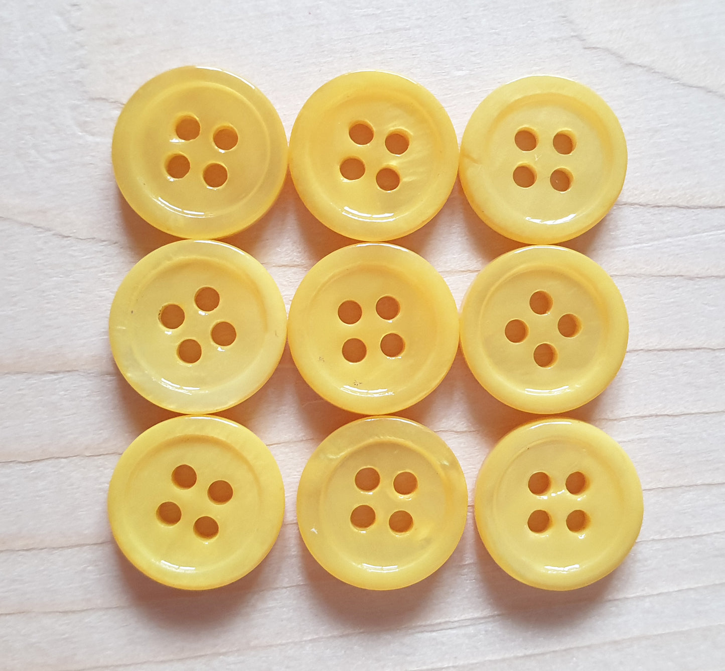 4-HOLE RAINBOW YELLOW SEASHELL / 11.5mm / MOP Shell Buttons / Sewing Buttons