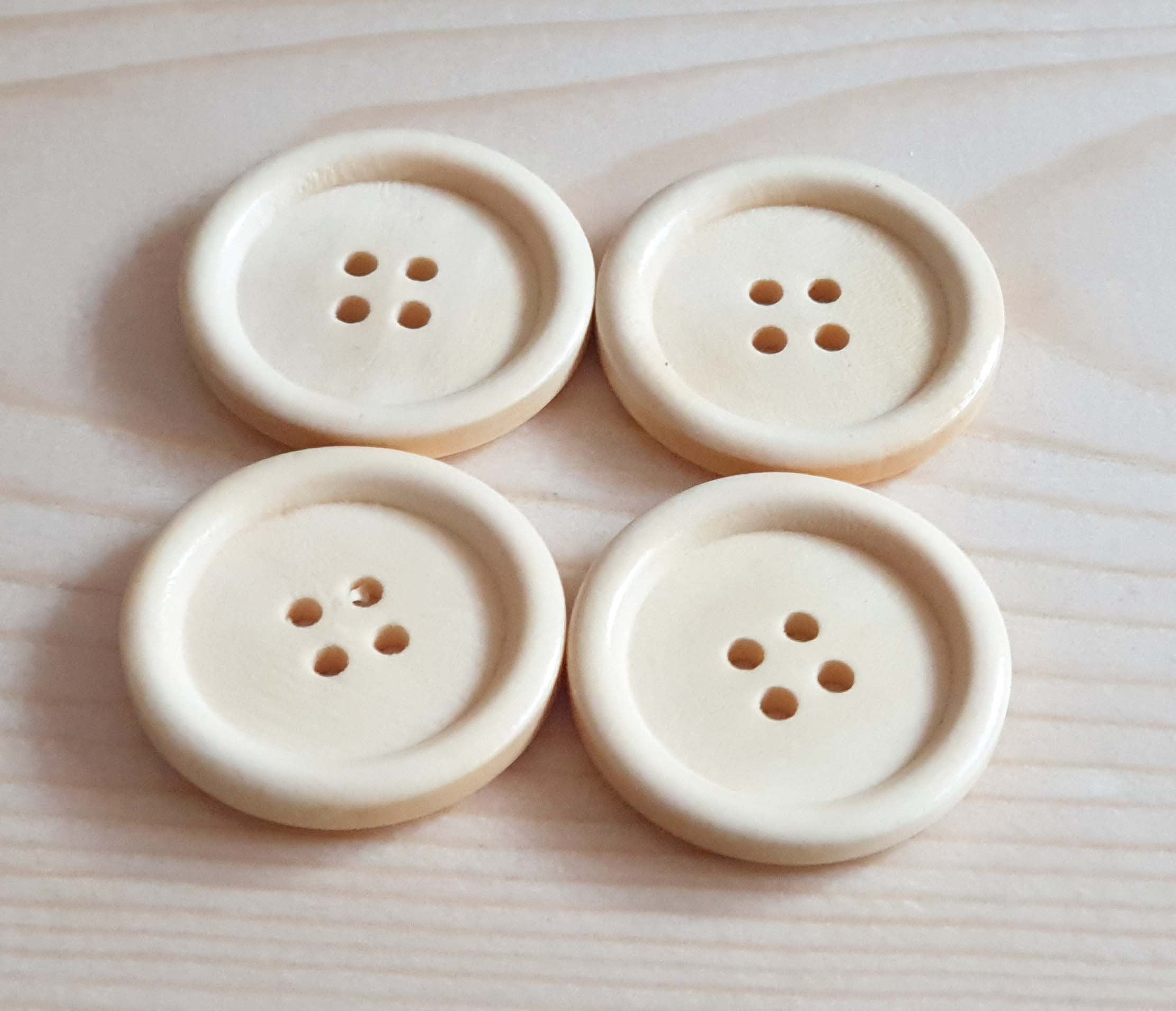 White on sale sewing buttons